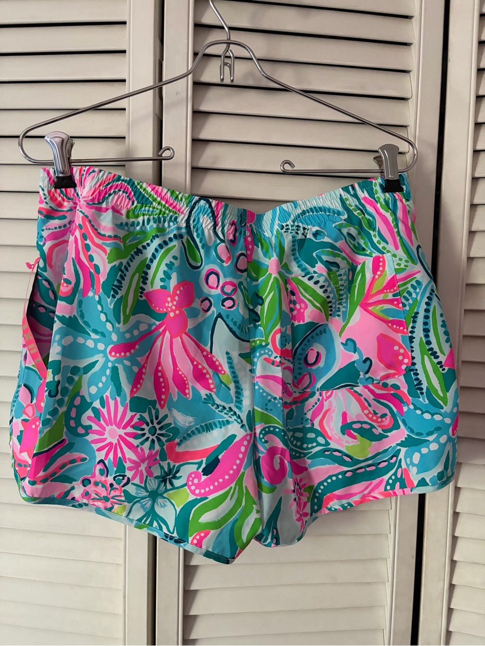 Lilly Pulitzer Ocean Trail Shorts Golden Hour - Picture 5 of 5